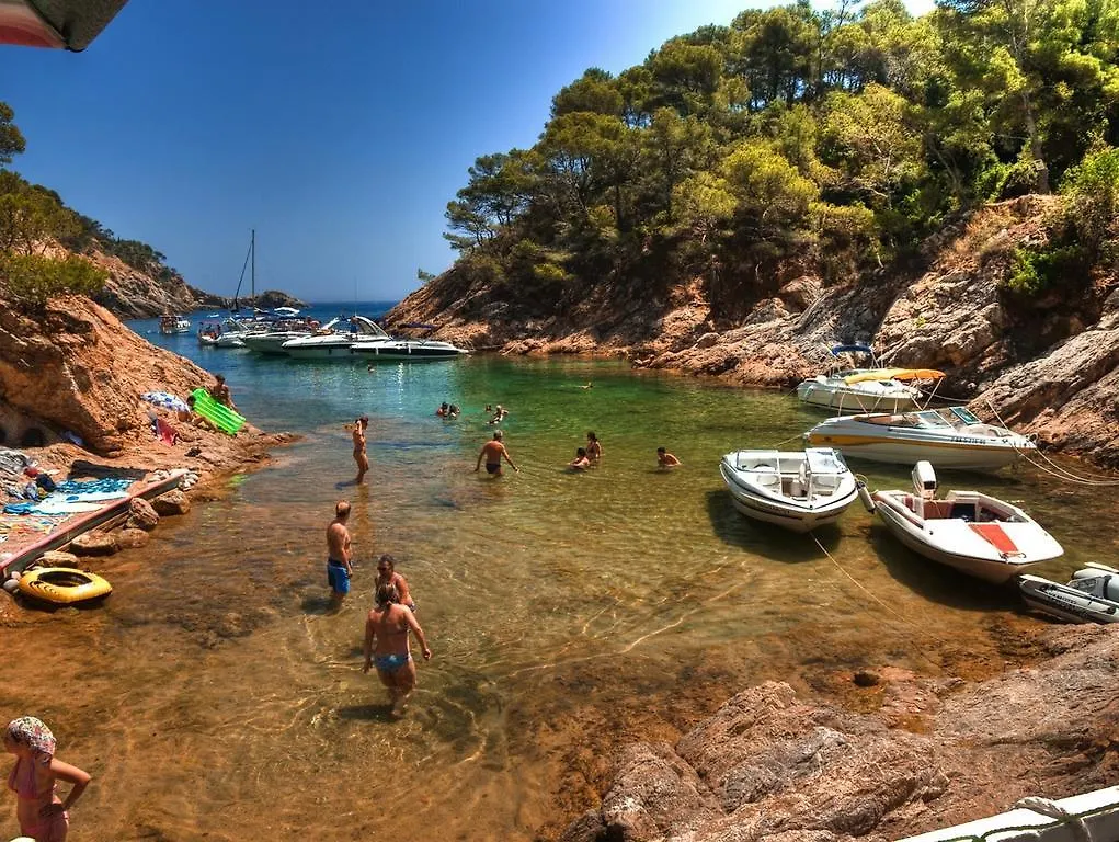 Lets Holidays Sea Views Apartment & Pool In Sa Gabarra トッサ・デ・マール 0*,  スペイン