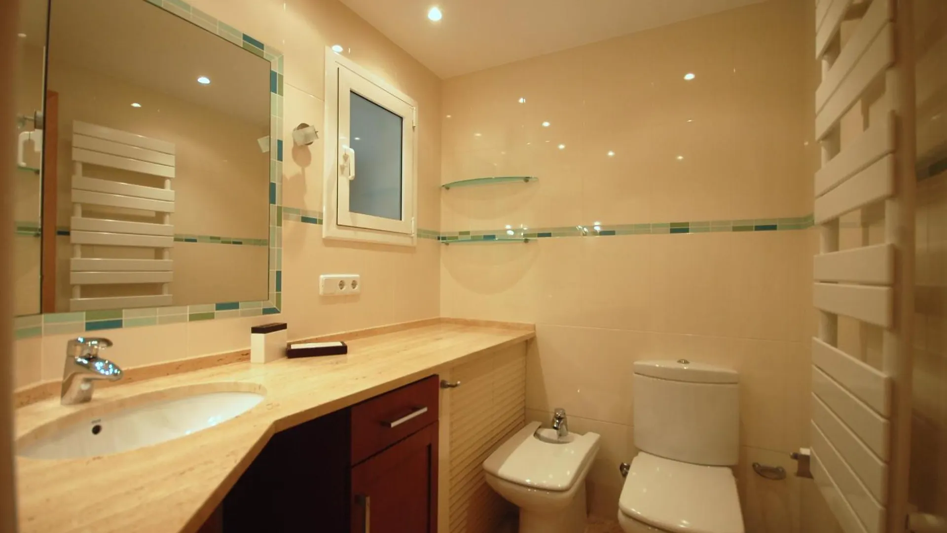 Lets Holidays Sea Views Apartment & Pool In Sa Gabarra Tossa de Mar España